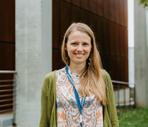 Dr. Anne Maass 